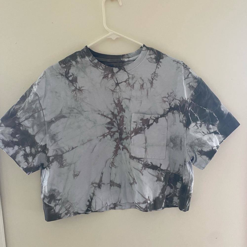 Athleta cropped, boxy, T shirt